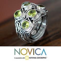 Sterling Silver 'Hidden Treasure' Peridot Cocktail Ring (Indonesia)