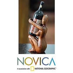 Handcrafted Suar Wood 'Warm Embrace' Wine Bottle Holder (Indonesia)
