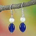 Sterling Silver 'Kisses' Chalcedony and Pearl Earrings (7 mm) (India)