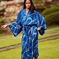 Women's 'Sea of Sapphire' Batik Robe (Indonesia)