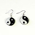 Free supportive data on Ying Yang surfboard Necklace Silver Nickel Yin and Yang Round Glass Earrings (Chile)