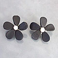 Rhodium-plated Adorable Daisy Onyx/ Pearl Clip-on Earrings (Thailand)