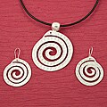 Handcrafted Alpaca Silver 'Hammered Swirl' Necklace and Earrings Set (Mexico)
