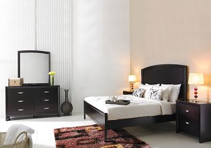 Arrange your bedroom furniture