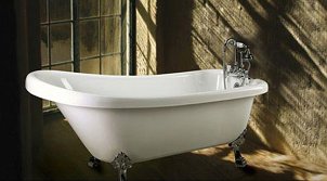 Clawfoot tub