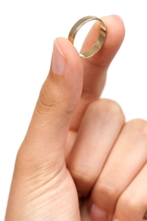 A pretty ring can discolor your finger