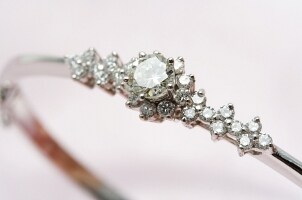 Gorgeous cubic zirconia bracelet