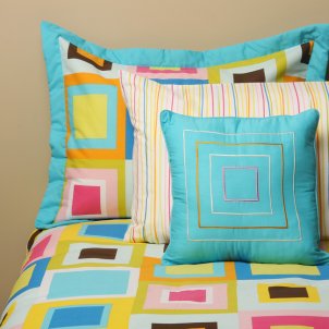 Colorful toddler bedding